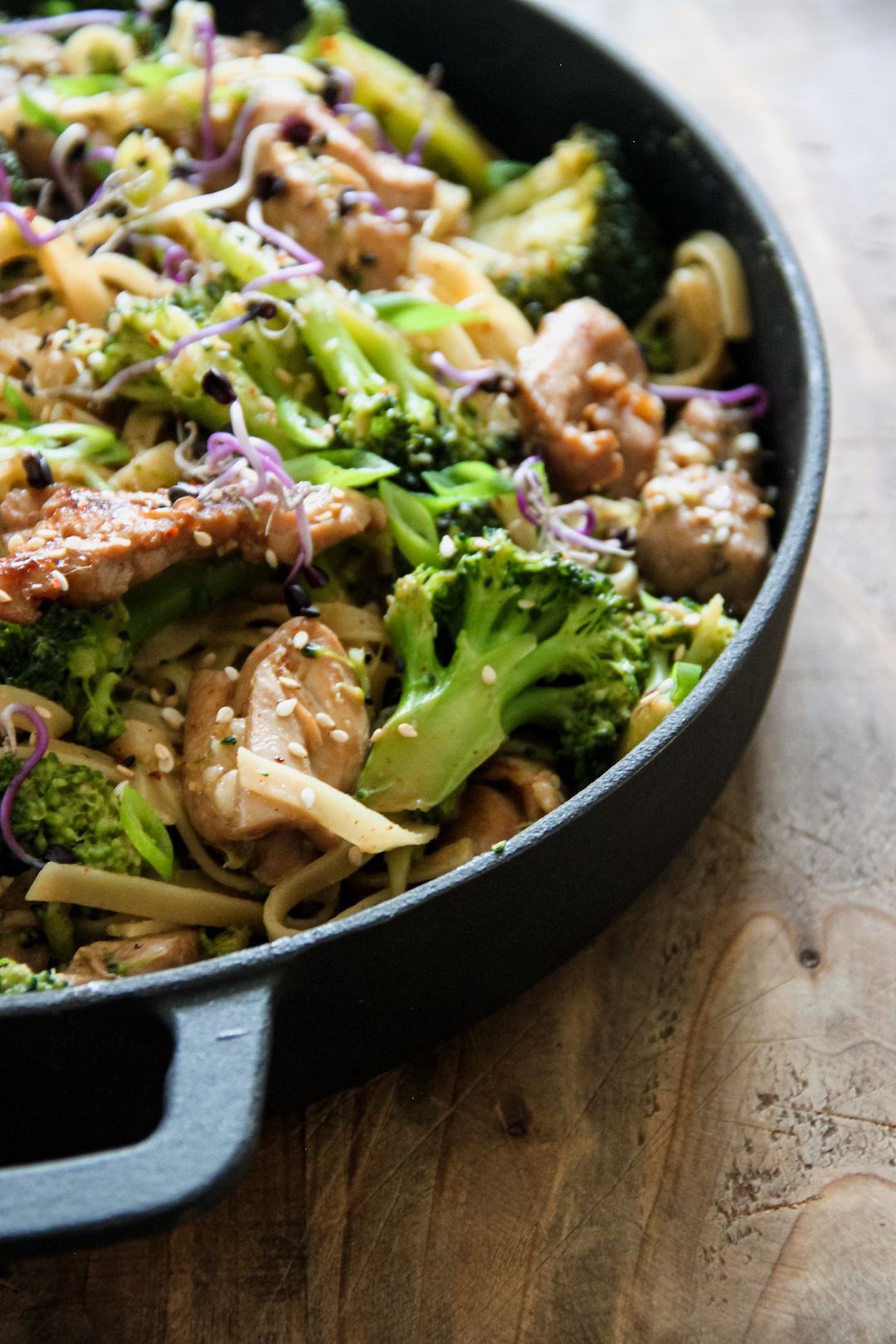 Noodles with chicken & peanut sauce