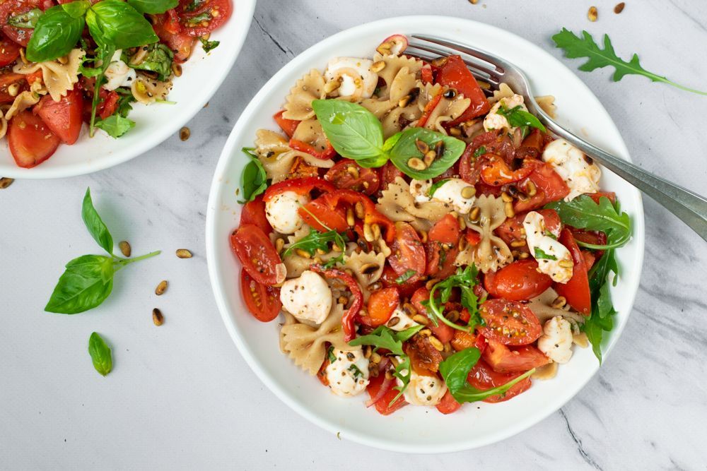Pasta salad caprese