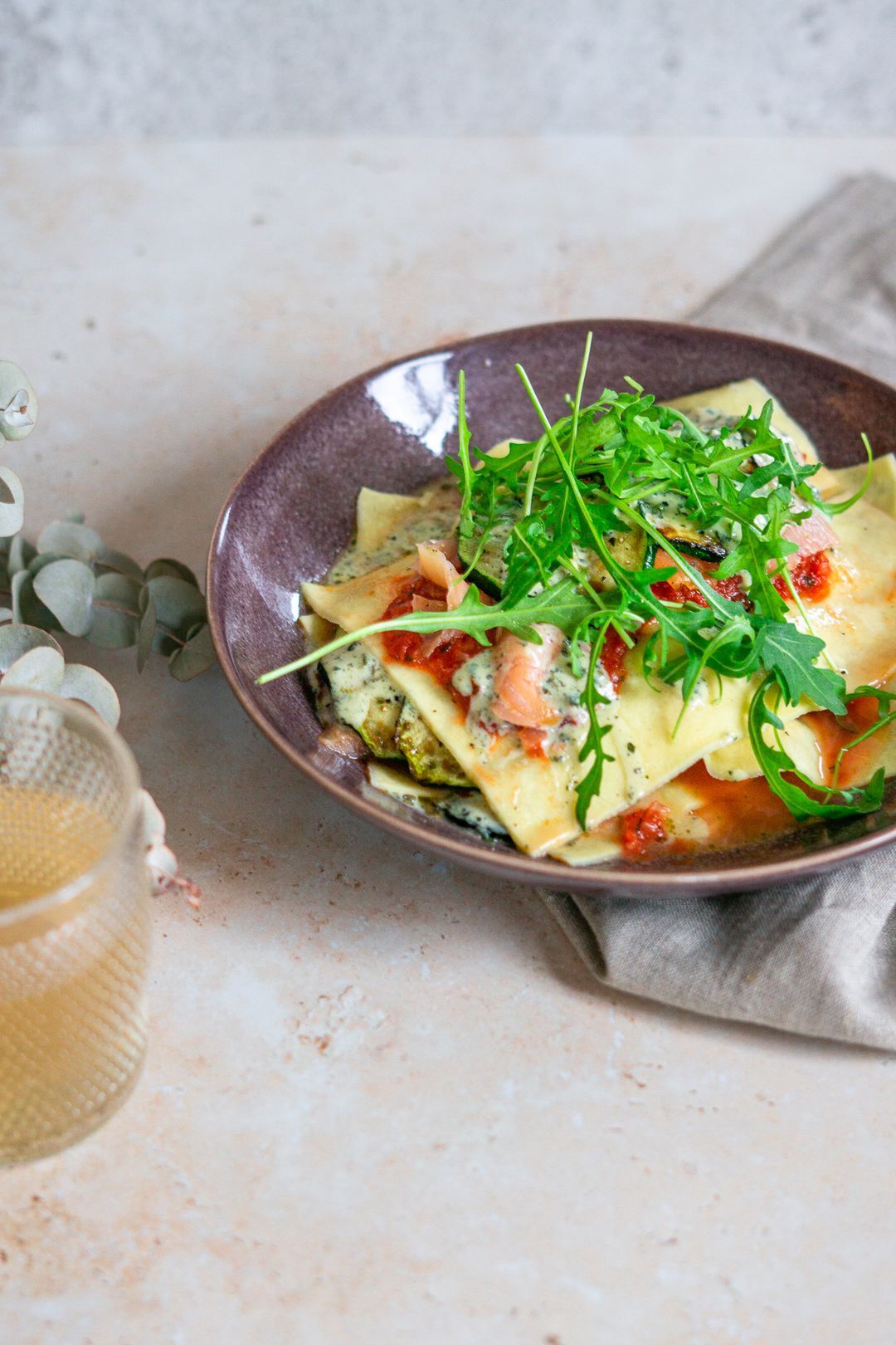 Open lasagna with smoked salmon and pesto
