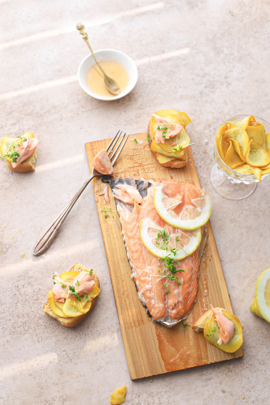Salmon crostini with port syrup & zucchini
