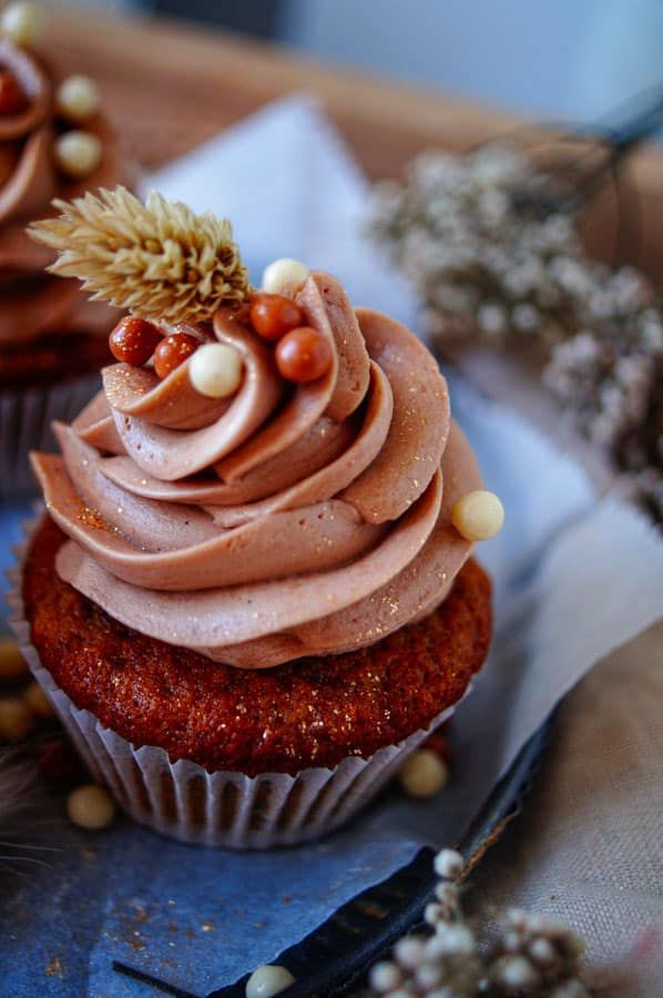 Banana cupcakes with chocolate buttercream