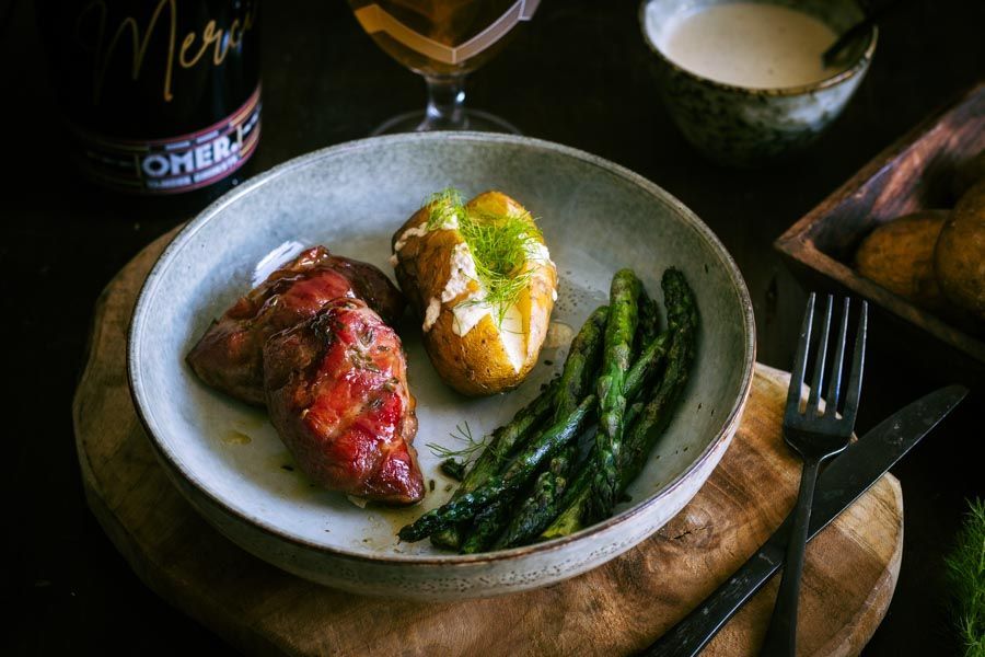 Smoked pork cheeks with Fennel sauce and Omer