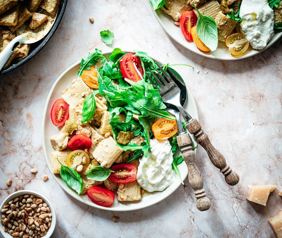 Pasta pesto with chicken
