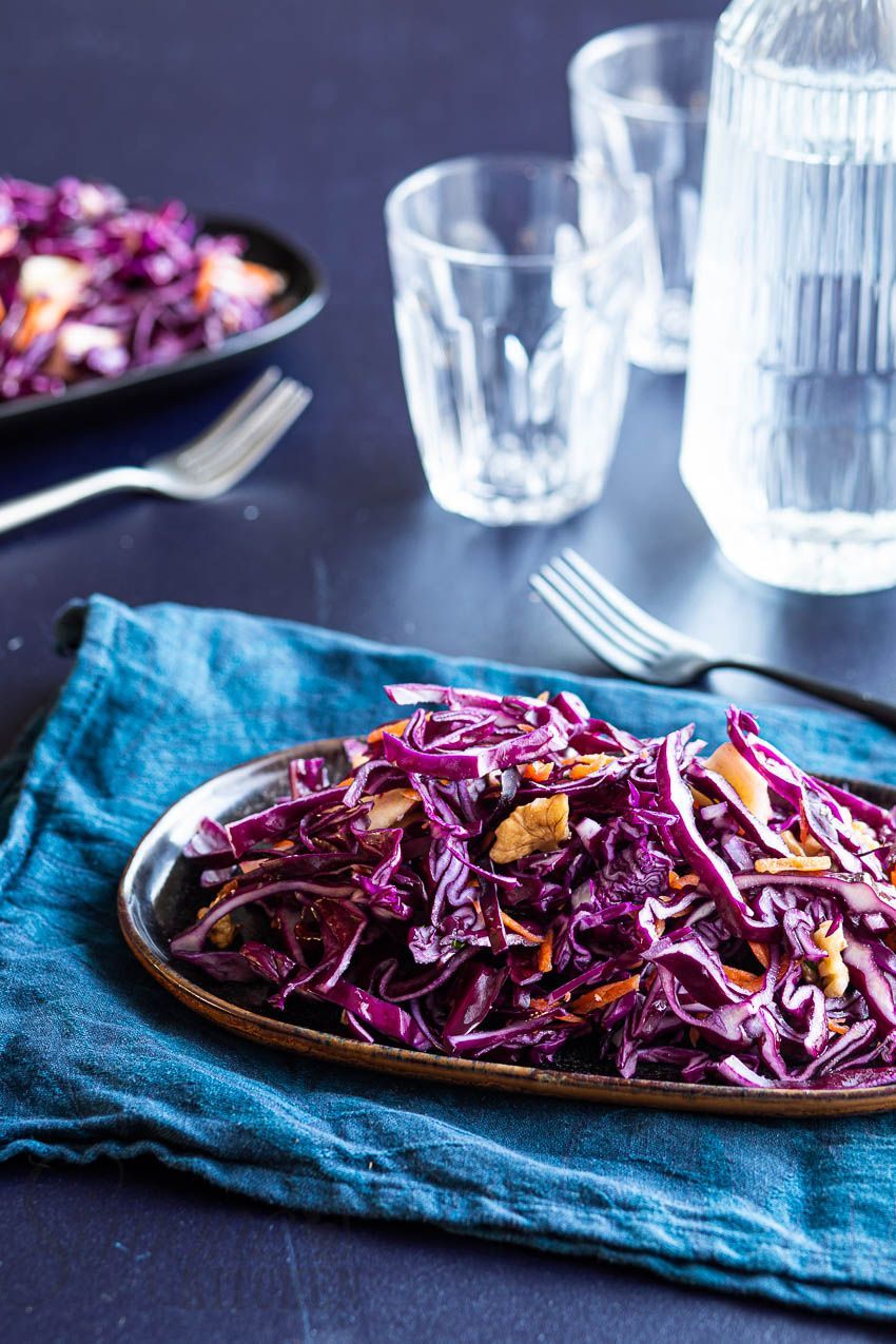 Red cabbage salad with apple and carrot