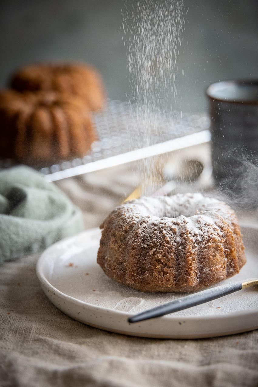 Speculaas turbans with marzipan and apricot