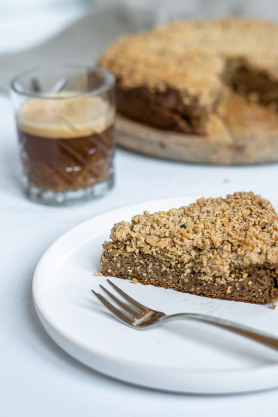 Banana coffee crumble cake