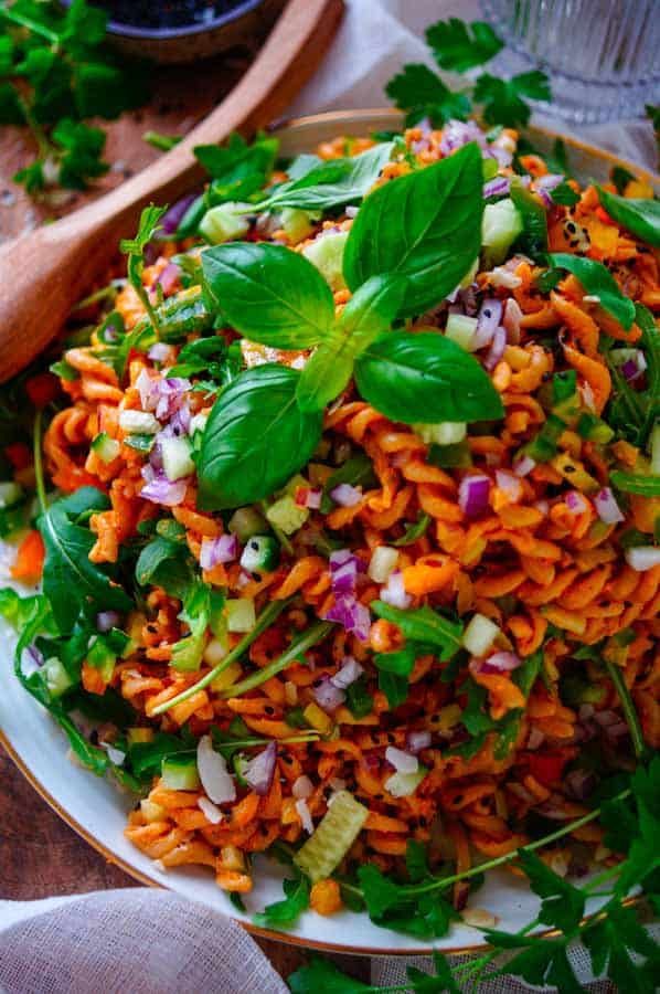 Pasta salad with red pesto