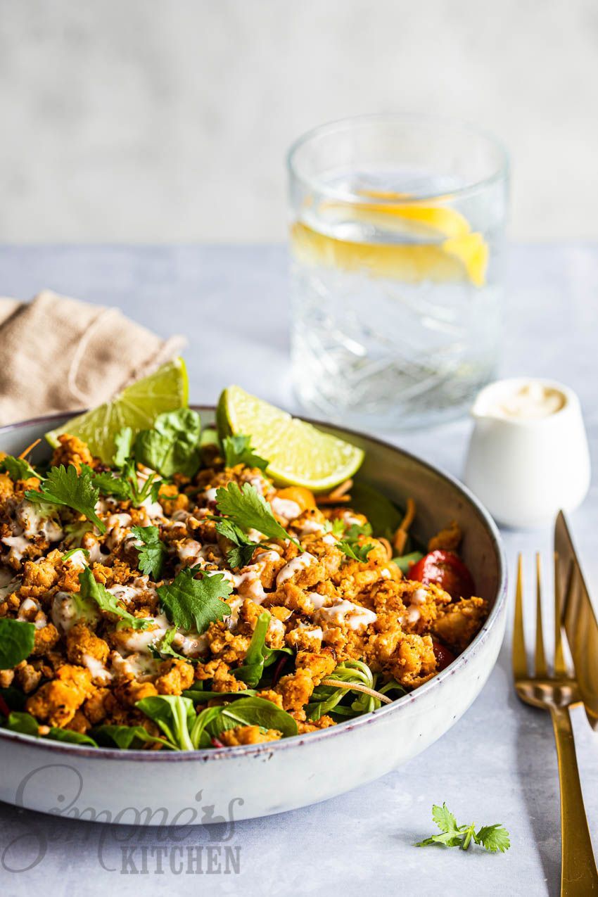 Thai salad with minced chicken