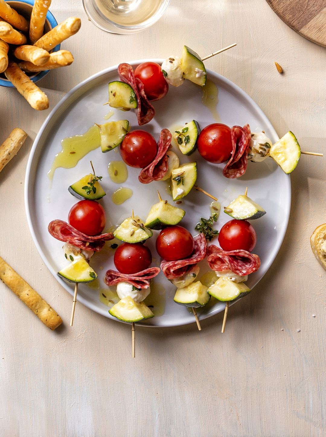 Skewers with marinated zucchini and mozzarella