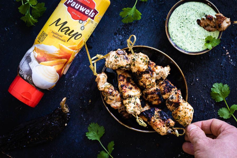 Grilled chicken skewers with coriander mayonnaise