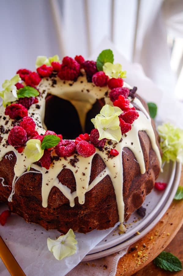 Oreo cake with raspberries