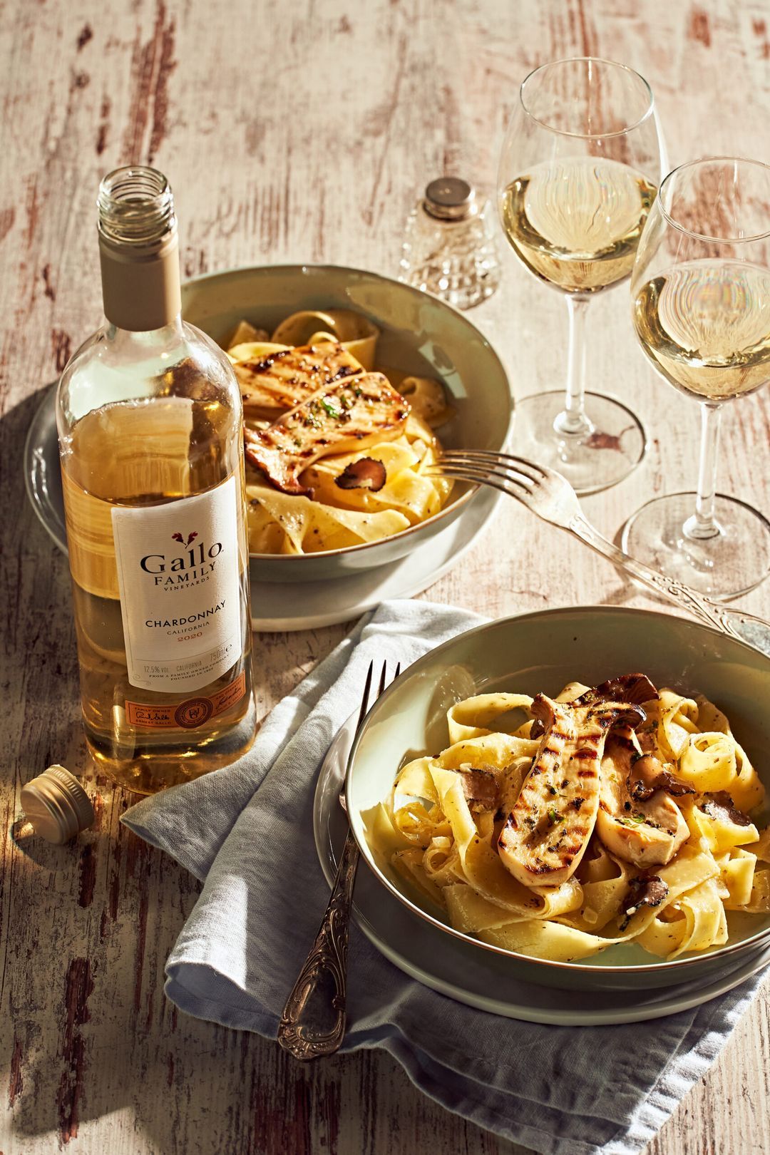 Fresh pasta with truffle and grilled mushrooms