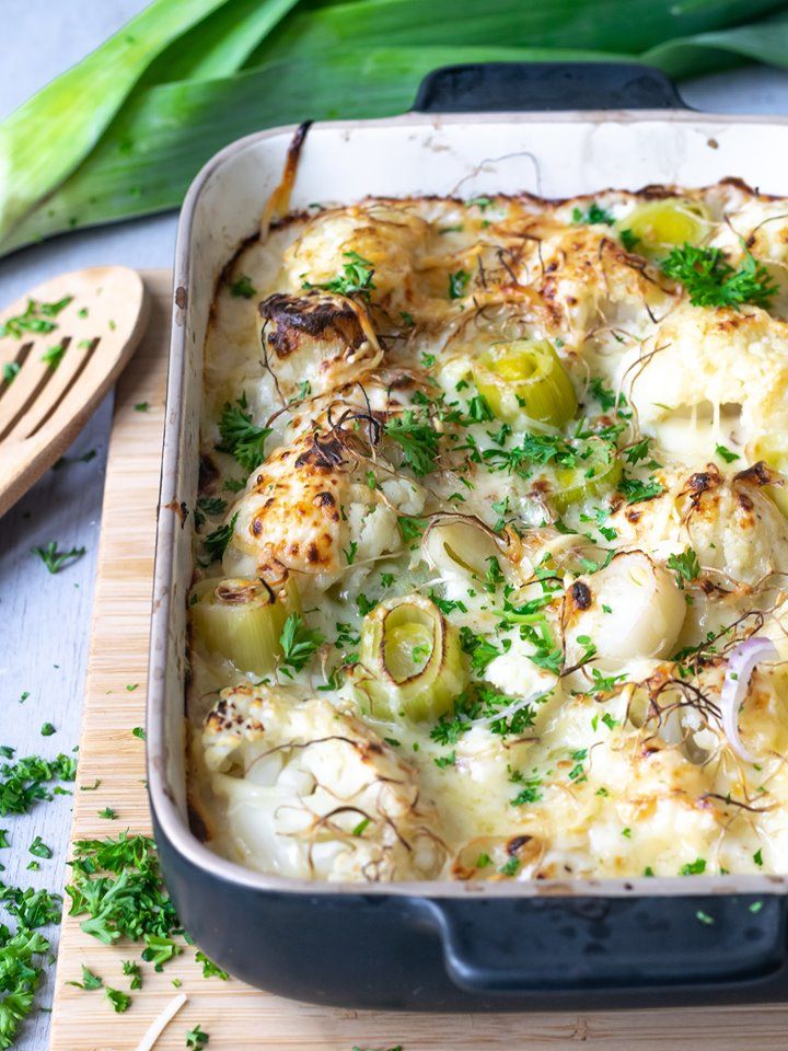 Gratin with cauliflower, leek and Gruyère cheese sauce