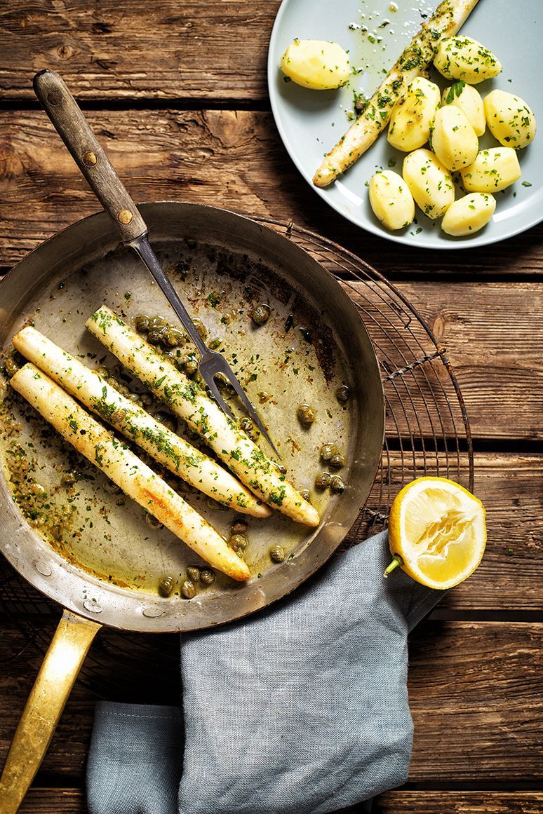Asparagus with lemon and capers
