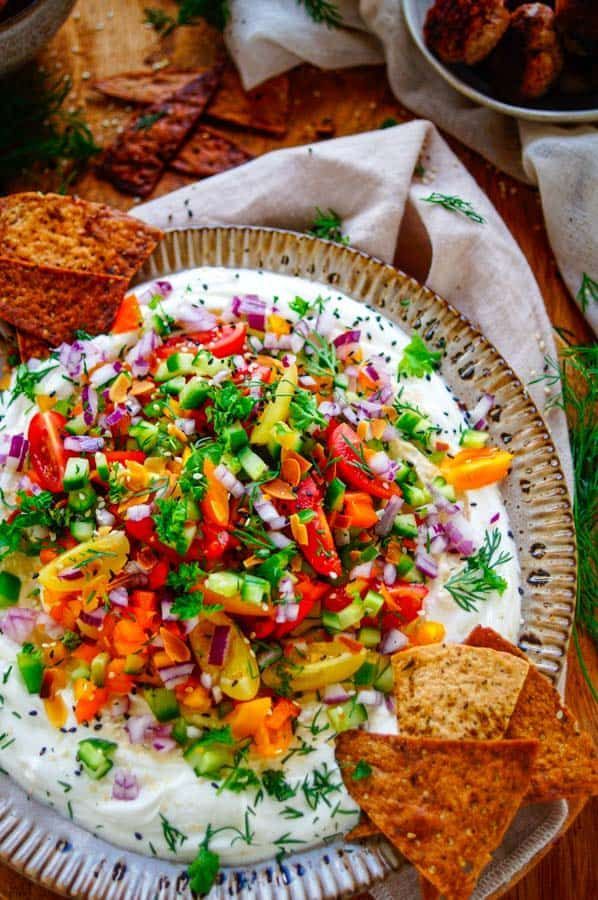 Greek dip with za'atar nachos
