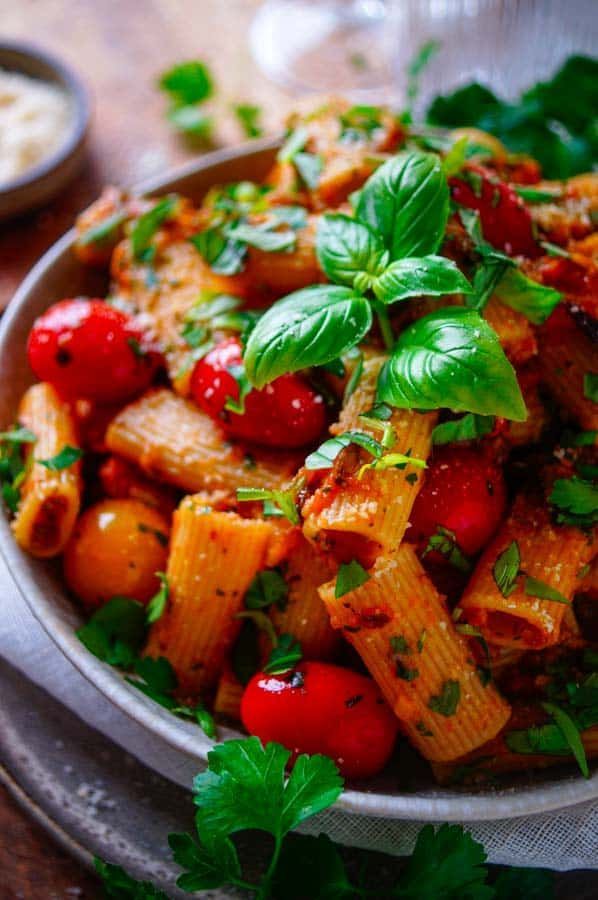 Pasta with eggplant and tomato