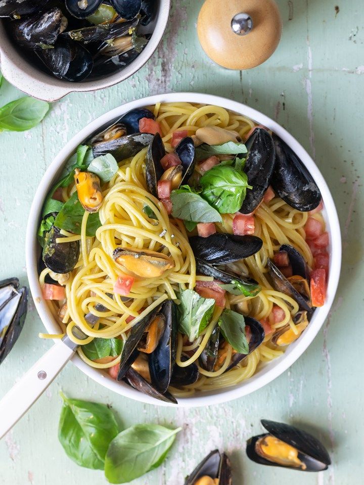 Spaghetti vongole met mosselen en saffron