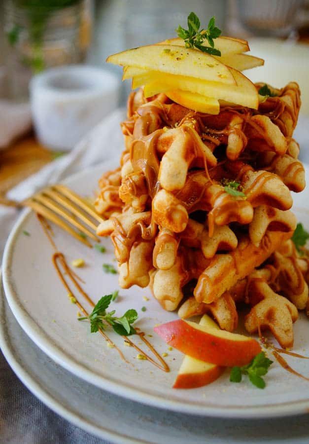 Waffles with speculoos & apple