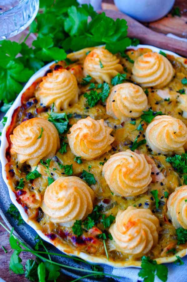 Casserole with chicken and leek
