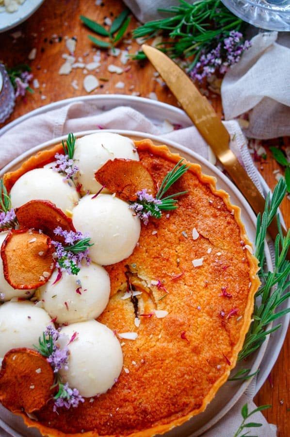 Apple pie with frangipane