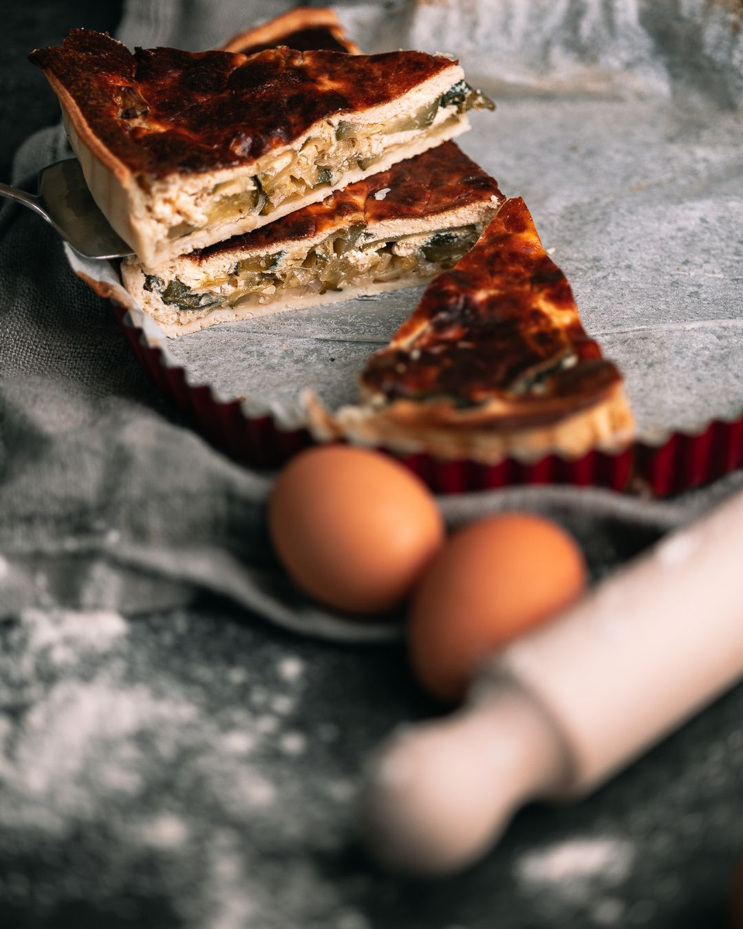 Easy peasy lunch | Quiche met courgette, prei & ricotta 🎂