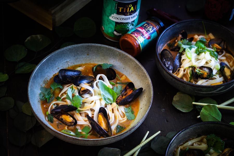Thai Mussel soup on the BBQ